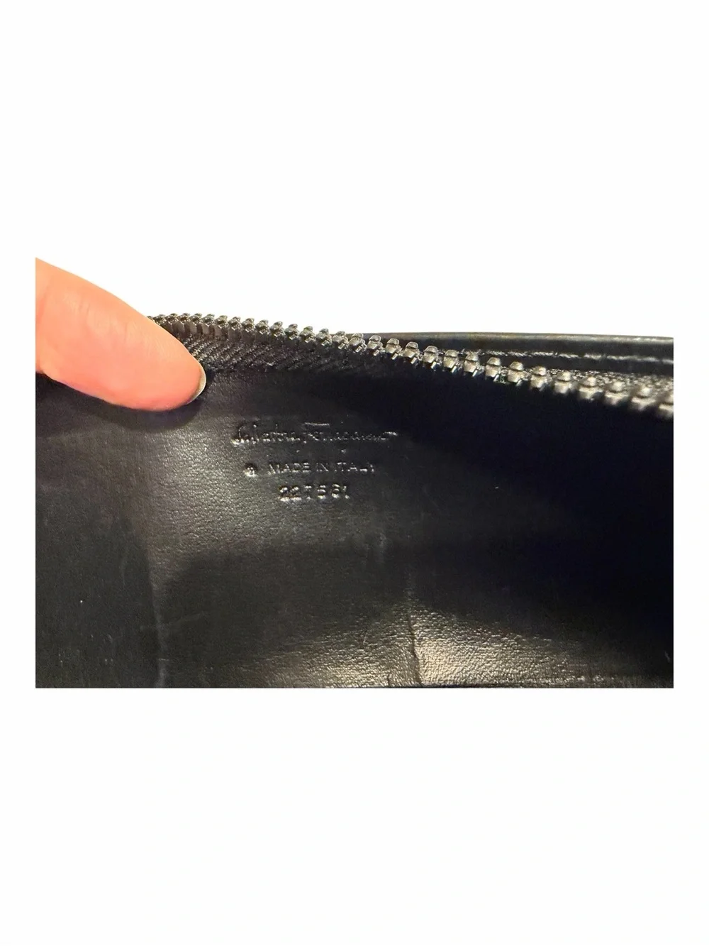 Ferragamo Leather Logo Zip Black cosmetic Pouch